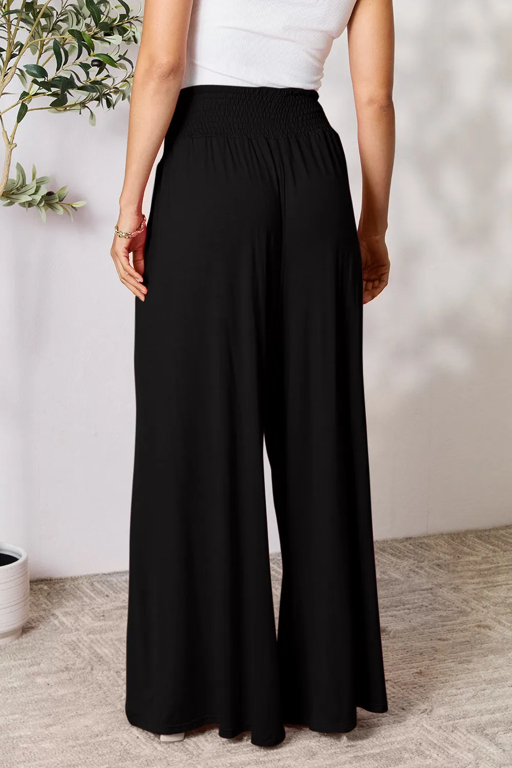 Jetsetter's Wide-Leg Travel Pants – Comfy & Chic for Every Destination