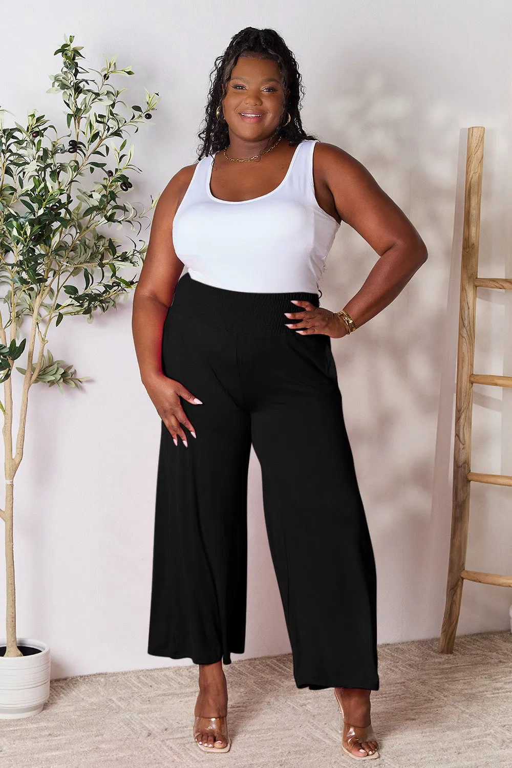 Jetsetter's Wide-Leg Travel Pants – Comfy & Chic for Every Destination