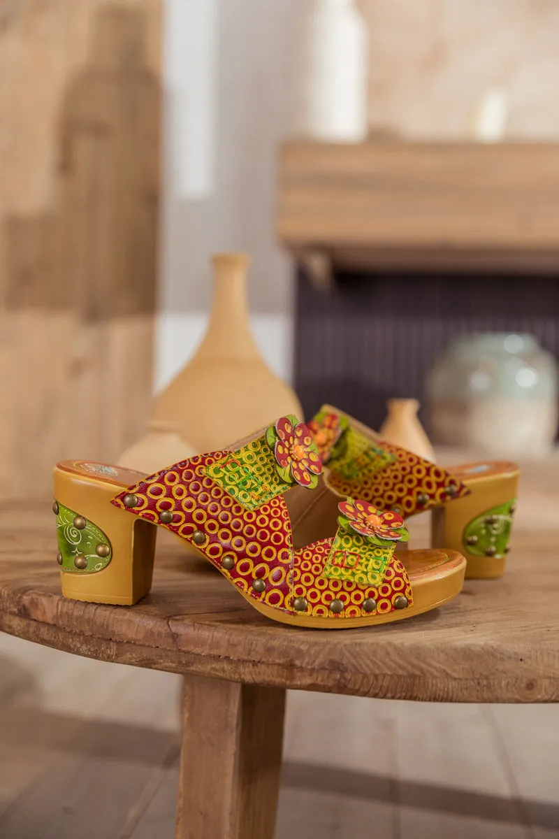 SOFFIA | DAISY APPLIQUE GENUINE LEATHER SLIDE