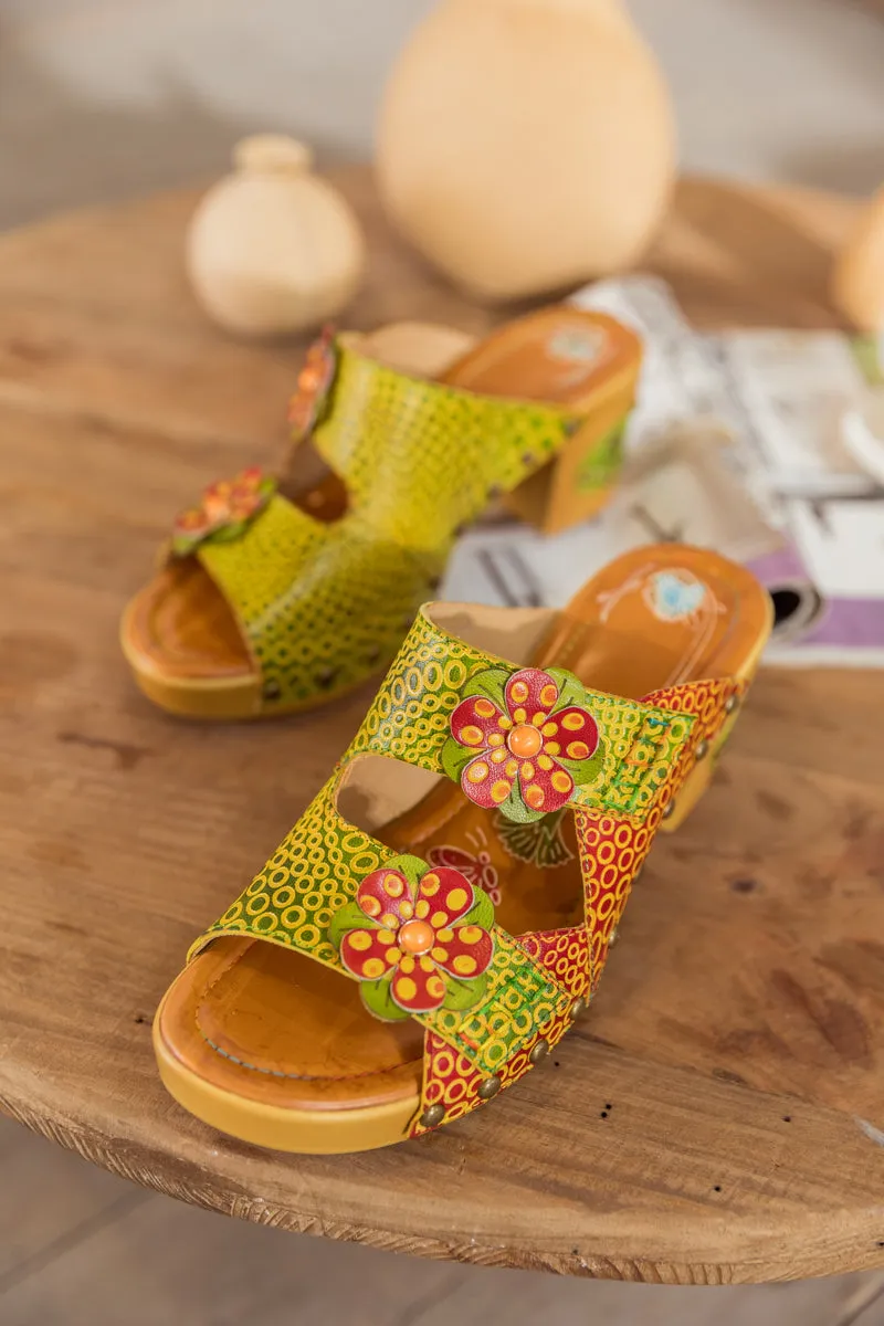 SOFFIA | DAISY APPLIQUE GENUINE LEATHER SLIDE